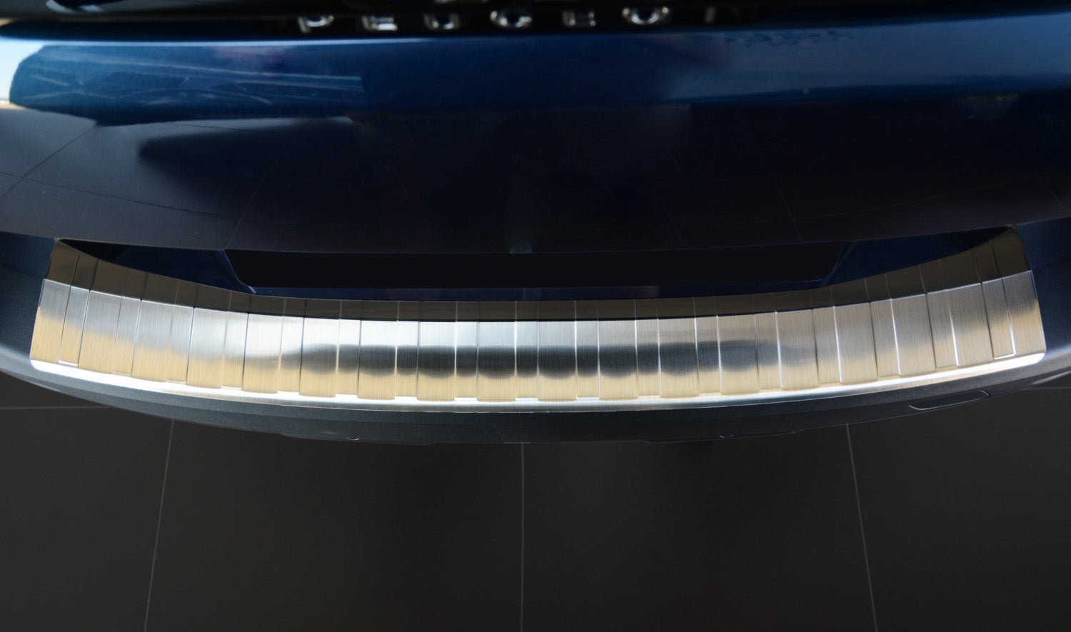 Læssekantbeskytter Peugeot 5008 II (2017-2024) i poleret rustfrit stål - avisa