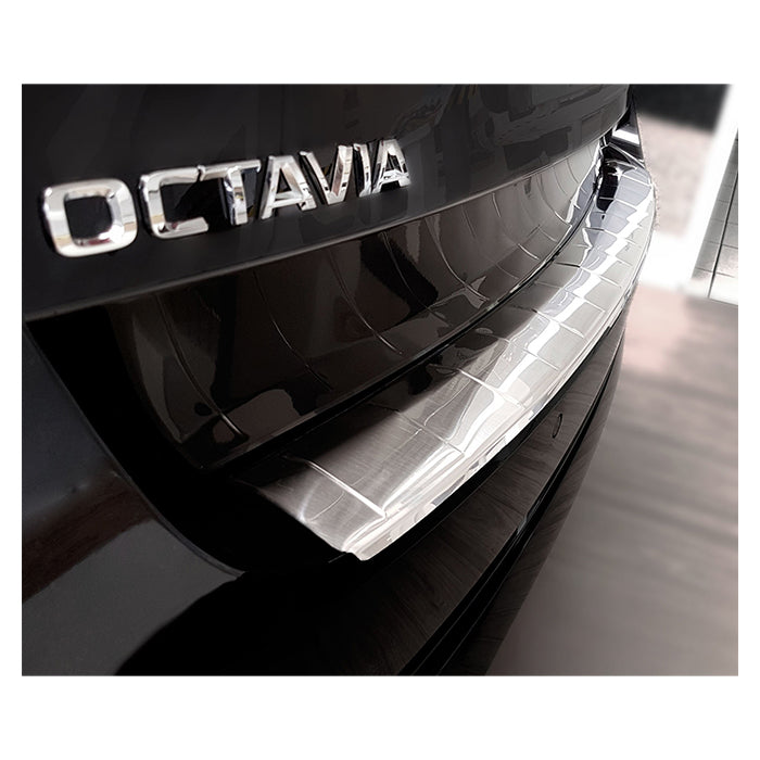 Læssekantbeskytter Skoda Octavia Combi 2019 i poleret rustfrit stål - perfekt pasform, nem montering, Avisa