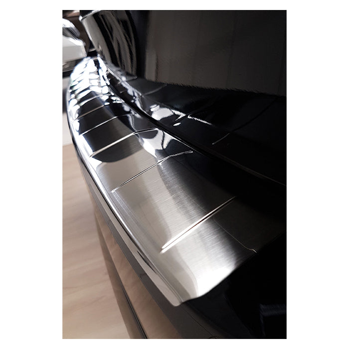 Læssekantbeskytter Skoda Octavia Combi 2019 i poleret rustfrit stål - perfekt pasform, nem montering, Avisa