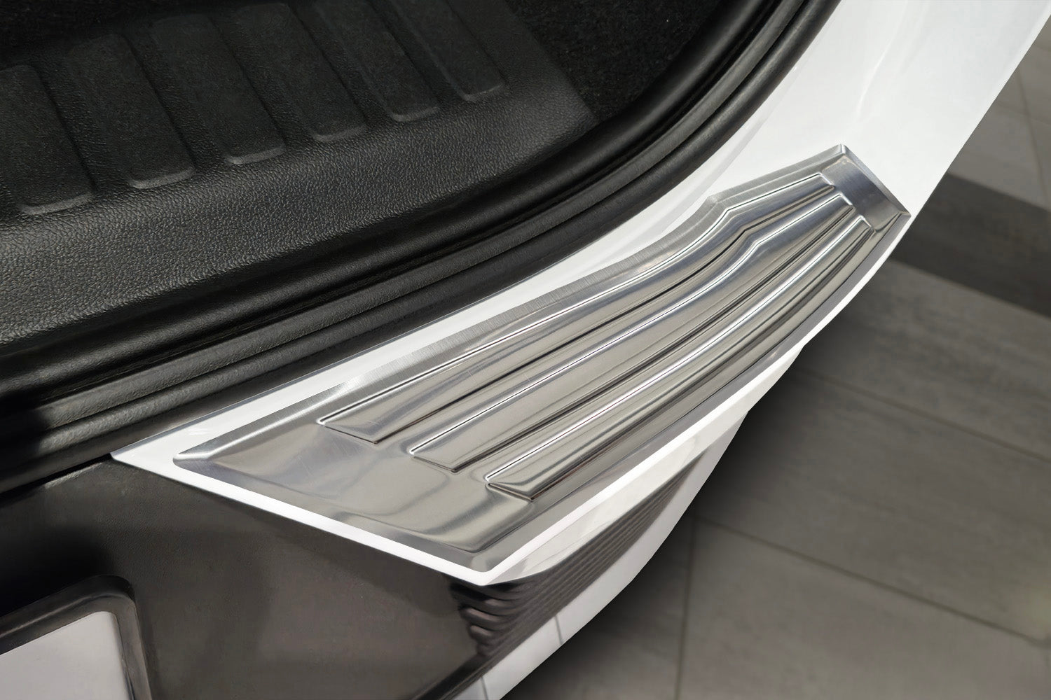 Læssekantbeskytter Ford Explorer EV 2024 i poleret stål - Avisa