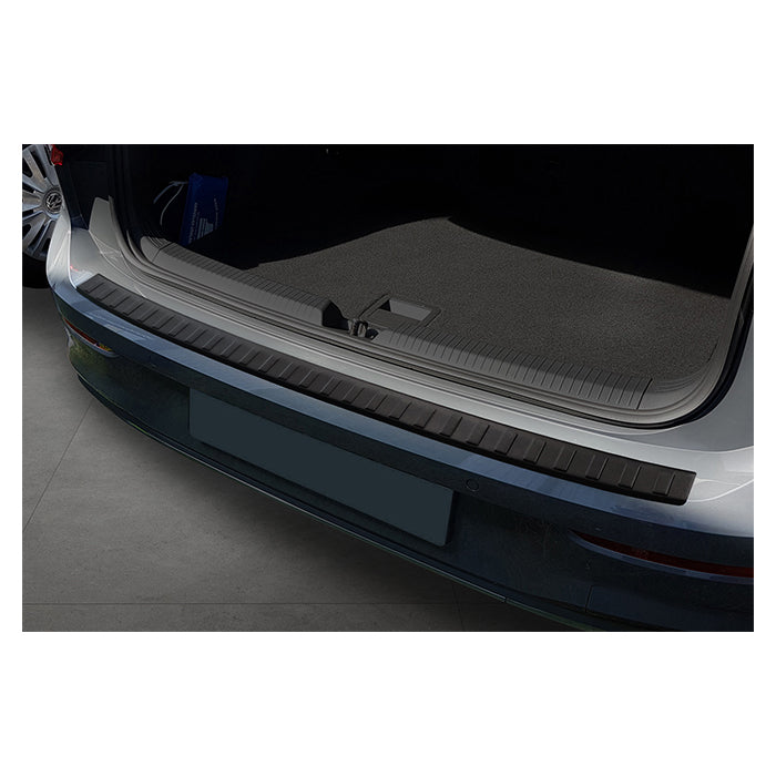 Læssekantbeskytter VW Golf VIII Hatchback 2019- - matsort, formstøbt pasform, Avisa