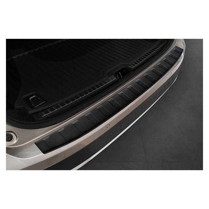 Læssekantbeskytter til Volvo V90 Cross Country 2016- - matsort, formstøbt, nem montering - Avisa