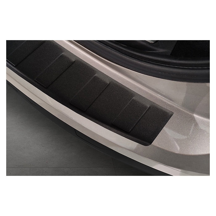 Læssekantbeskytter til Volvo V90 Cross Country 2016- - matsort, formstøbt, nem montering - Avisa