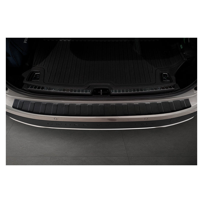 Læssekantbeskytter til Volvo V90 Cross Country 2016- - matsort, formstøbt, nem montering - Avisa