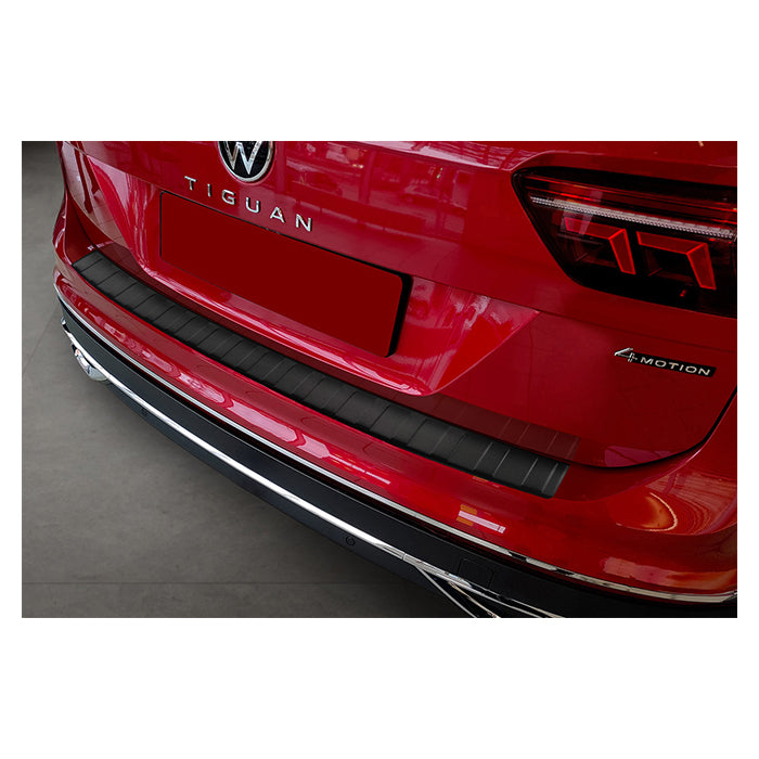 Læssekantbeskytter VW Tiguan II 2015-2024 matsort - rustfrit stål, selvklæbende - Avisa