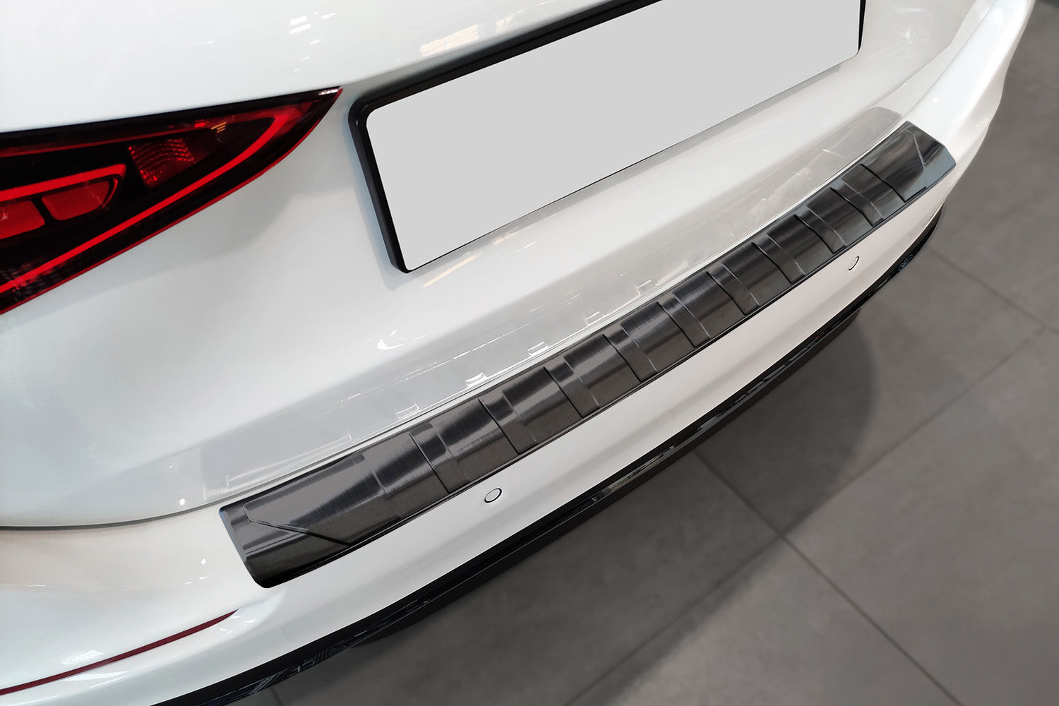 Læssekantbeskytter Mercedes C-Klasse S206 2021- Sort - Avisa