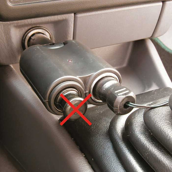 Dobbelt 12V strømudtag med 5A sikring til opladere - Carpoint