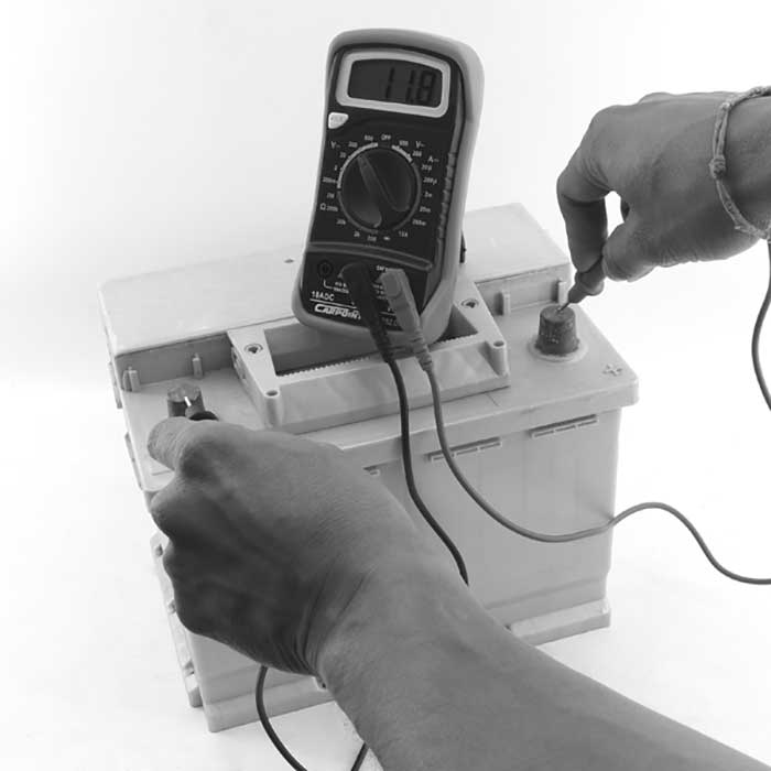 Digitalt multimeter til volt/ohm/strøm, sikker IEC1010-1 måling - Carpoint