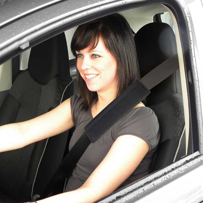 Selebeskyttere sort 2 stk - bløde, velcro-monterede skulderpuder til bilsele - Carpoint