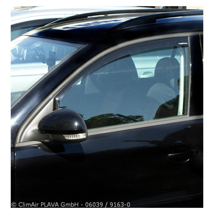 Vindafvisere til VW Tiguan 5-dørs (07-) røgfarvede, letmonterede - Climair