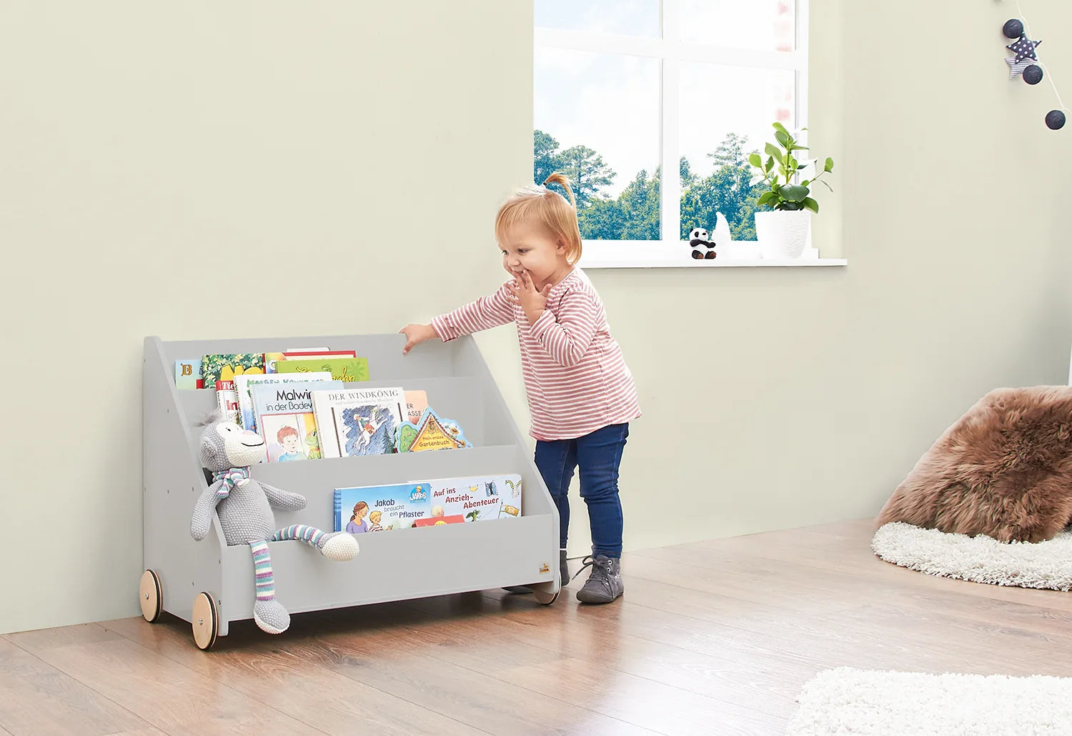 Pinolino Bogreol På Hjul – Lasse, Grå – Interiør og Børnemøbler - Inde og udemøbler til børn - Reoler, hylder og knager