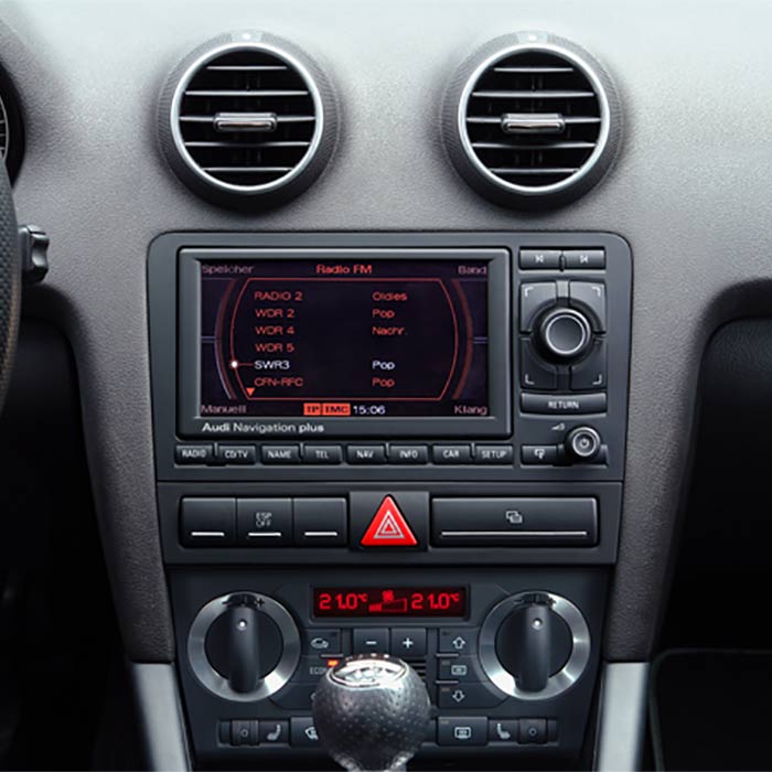 8 2-DIN monteringskit til Audi A3 (2003 - 2008) - ratkontrol & displaysupport, Alpine