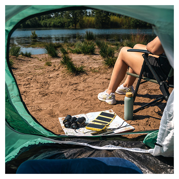 Solcellepowerbank 10.000 mAh 20W PD USB-C/USB-A IP54 - aqiila