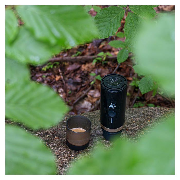 Transportabel espressomaskine til kapsel og formalet kaffe - Aqiila