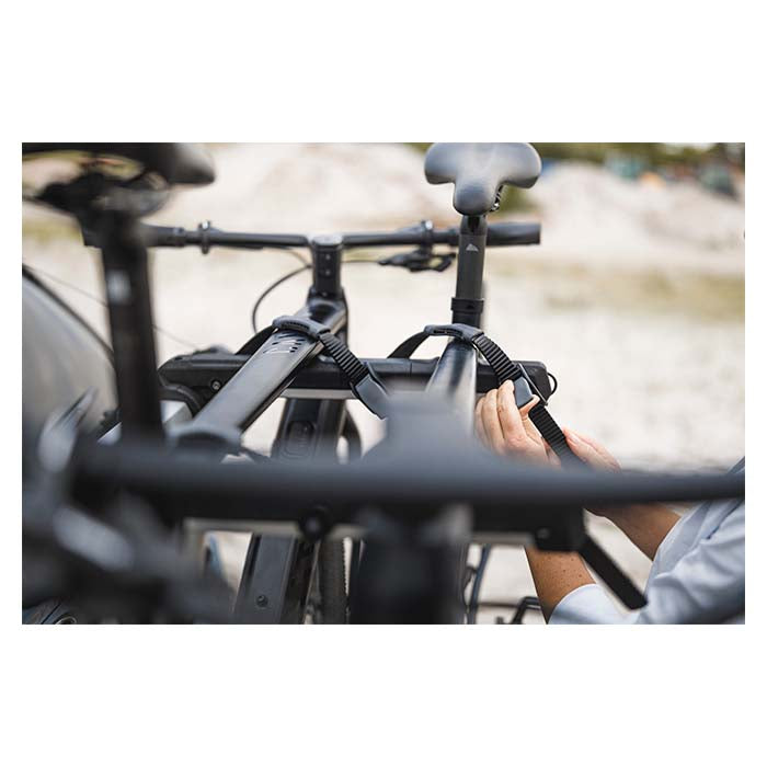 Hængende cykelholder til 3 cykler, no-sway, åben bagklap muligt - THULE