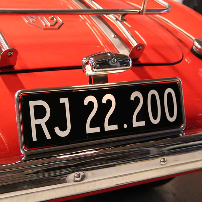 Nummerpladeramme i rustfrit stål 408×108 mm til klassiske biler - 1 Stk. - Netlager