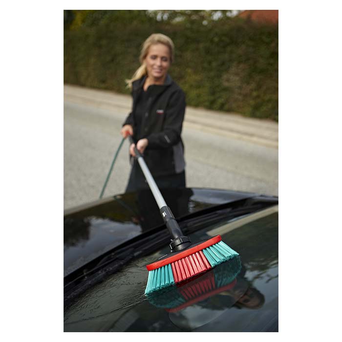 Vaskebørste med vandgennemløb 25 cm, skråbørster og gummikant - Vikan