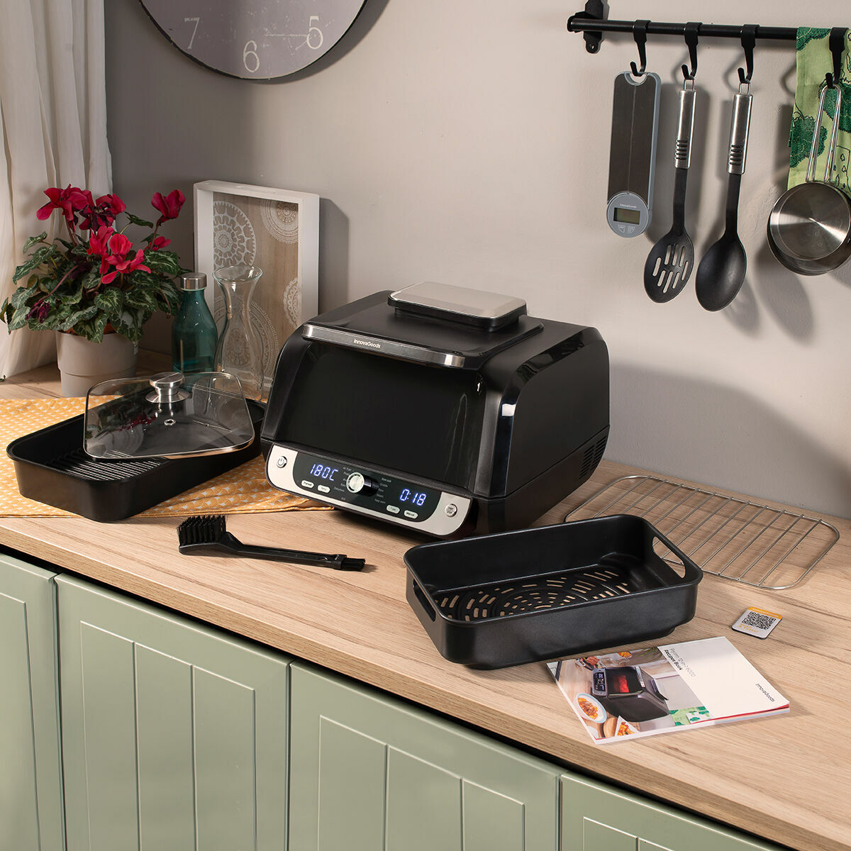 Varmluftsfrituregryde med grill, tilbehør og opskriftsbog InnovaGoods Fryinn 12-in-1 6000 Sort Stål 3400 W 6 L