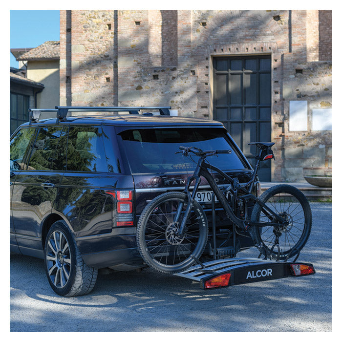 Cykelholder til 3 cykler (incl. el/fat-bike), foldbar og vippefunktion - Menabo