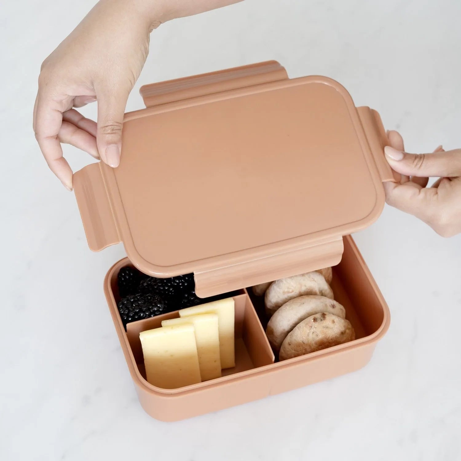 Madkasse med 3 rum, lækagesikker, mikrobølge- og opvaskemaskineegnet – Rust – 3 Sprouts