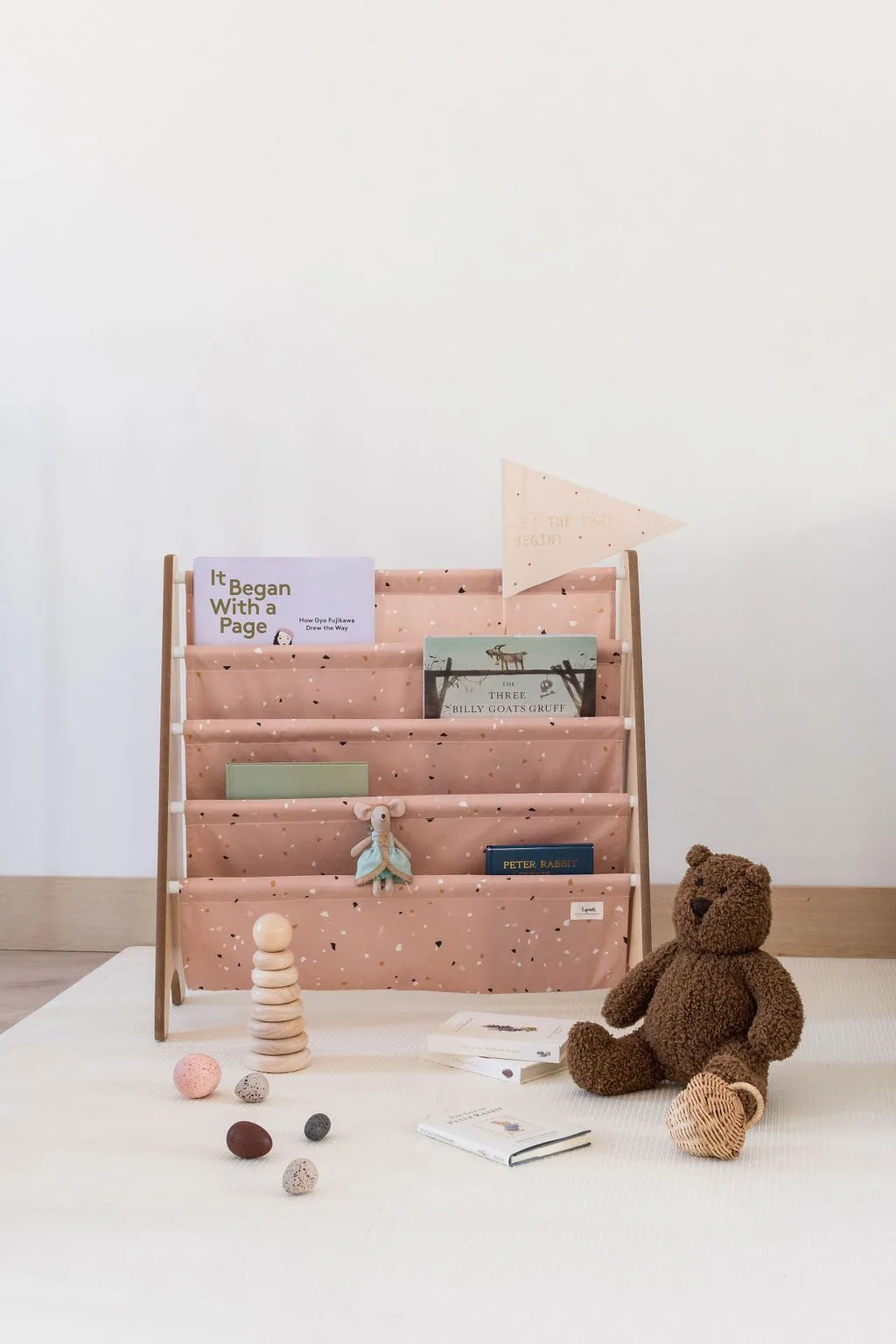 Bogreol Træ – Terrazzo, Ler – 3 Sprouts