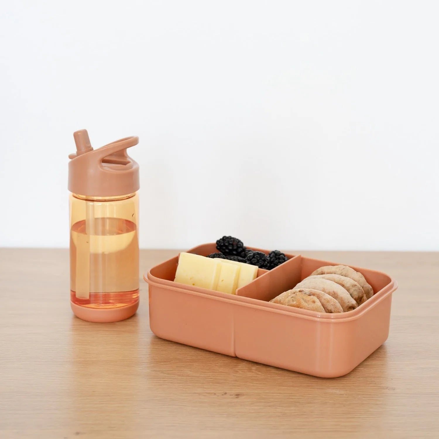 Drikkedunk 0,35 l med sugerør, Tritan rust — 3 Sprouts