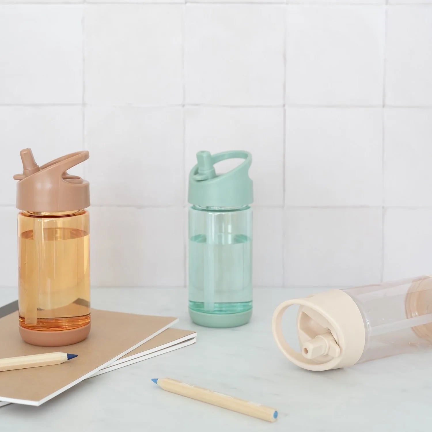 Drikkedunk 0,35 l sand med sugerør, BPA-fri Tritan – 3 Sprouts