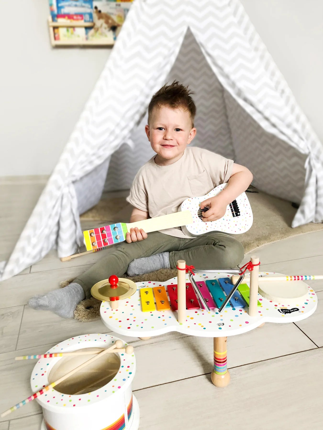 Guitar Træ – Sound – small foot