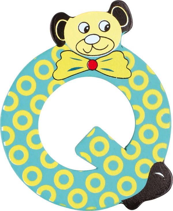 Bogstav Q i træ med bjørn, alfabetserie A-Z – børnebogstav 7 cm, træ | small foot