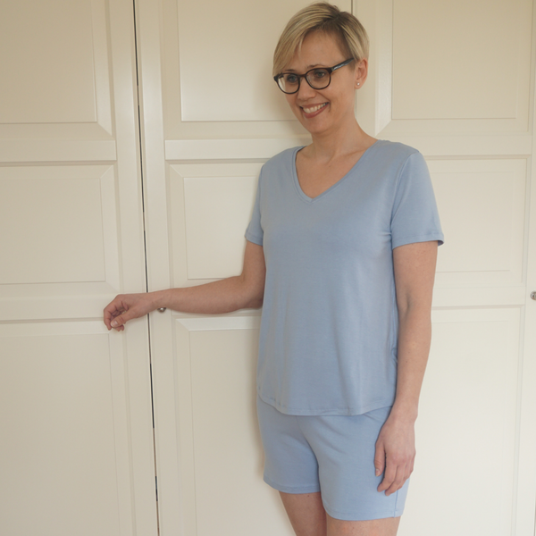 Dame natbluse med kort ærme - Lyseblå