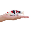 Koi karpe figur – trefarvet håndmalet legetøjsdyr, 12,6 cm – Mojo