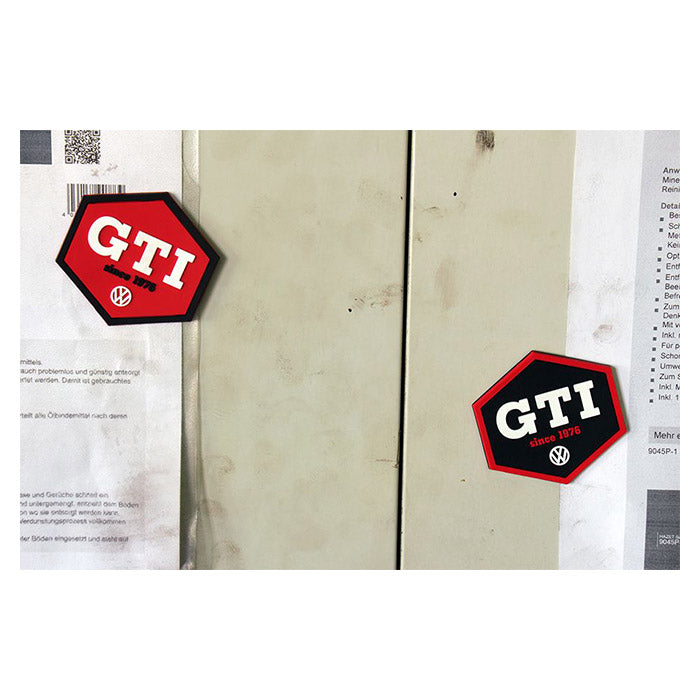 VW GTI gummimagnet, flerfarvet, 2 stk.
