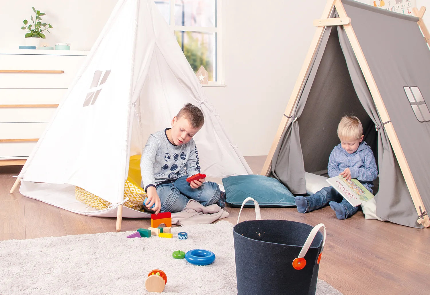 Pinolino Tipi-telt med bund, Aponi/Hvid