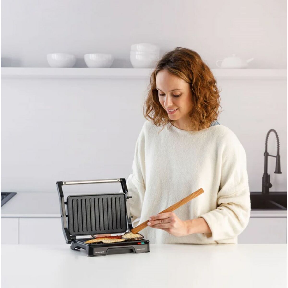 Sandwich Maker Taurus Stål 1000 W