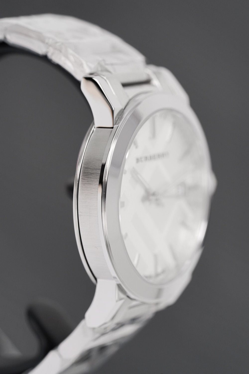 Burberry herreur The City Engraved Checked stål Bu9037