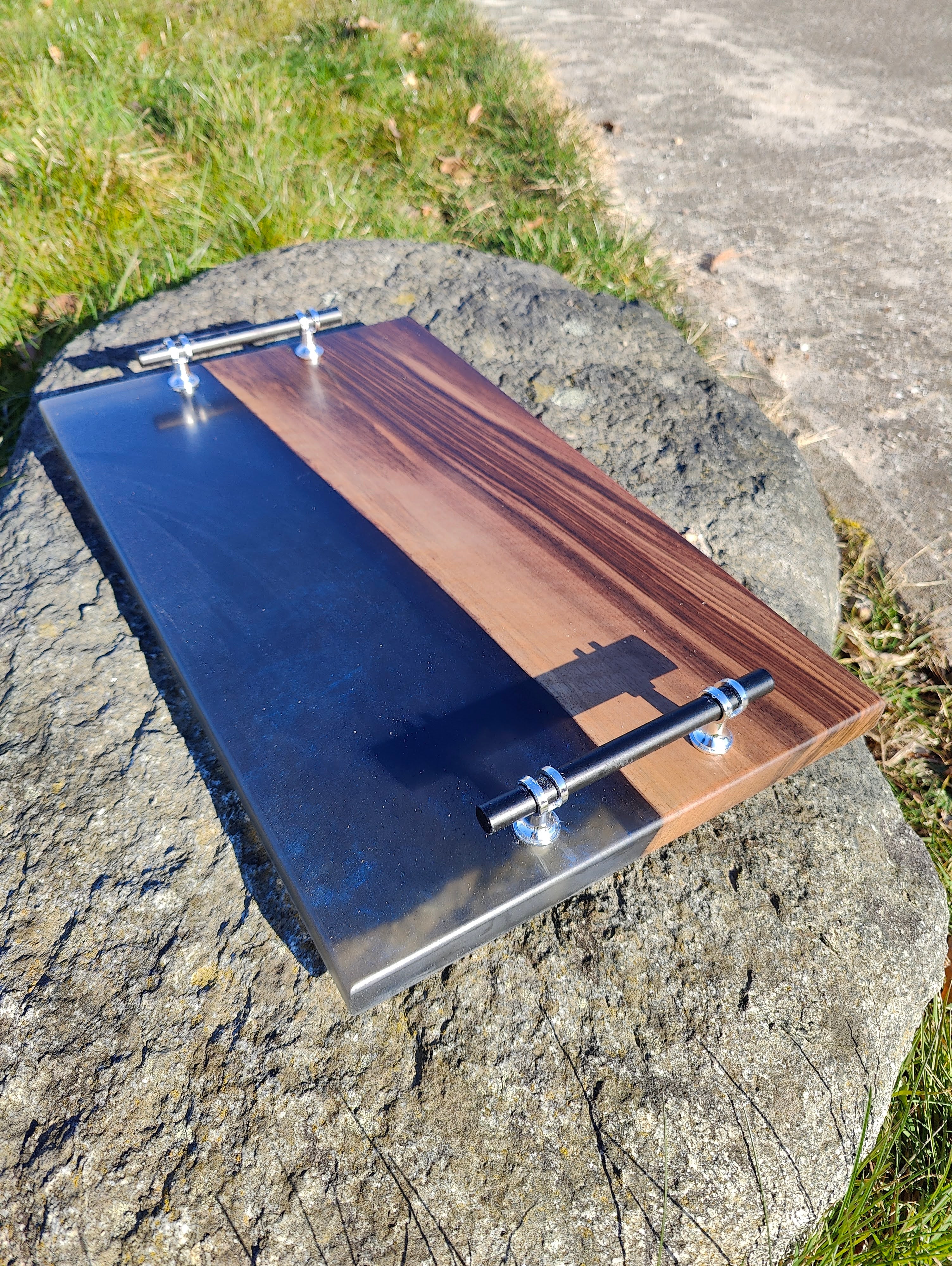 Serveringsfad med epoxy – Unikt håndværk - Ring 20602829
