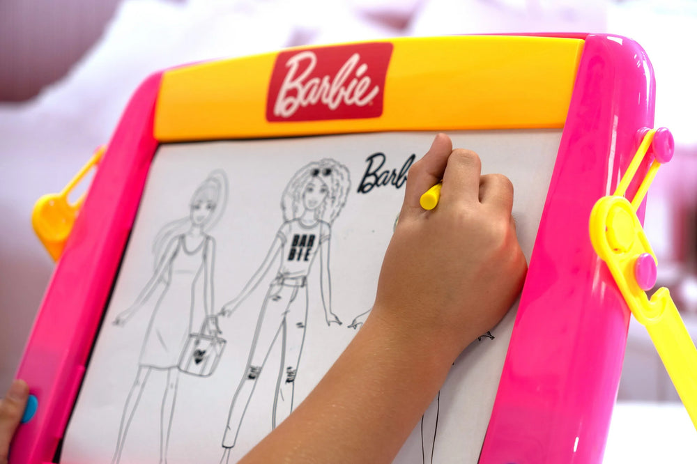 Staffeli Og Tegnetavle – Barbie