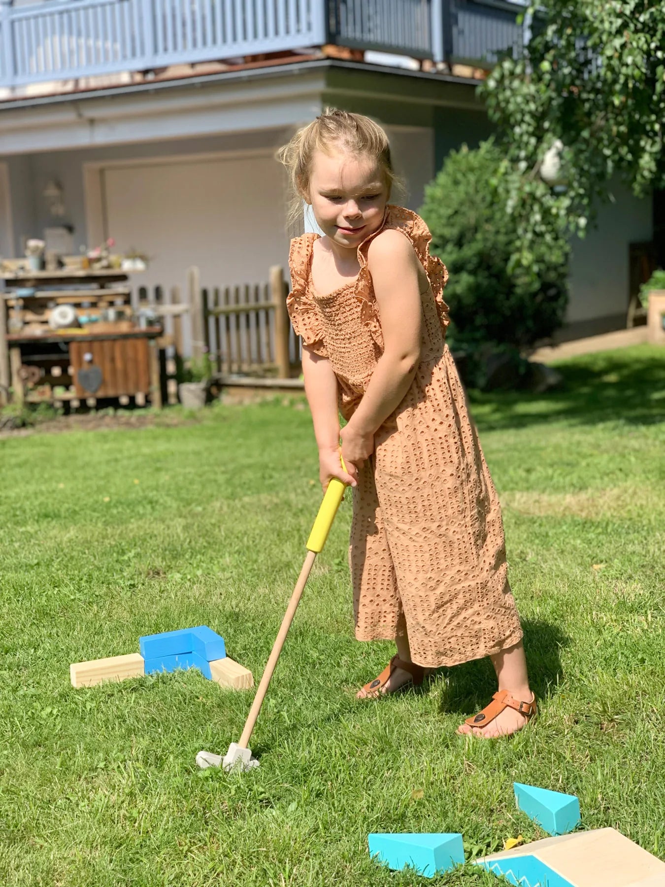 small foot Minigolf, Active