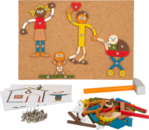 small foot Leg med hammer og søm, Hjem og familie