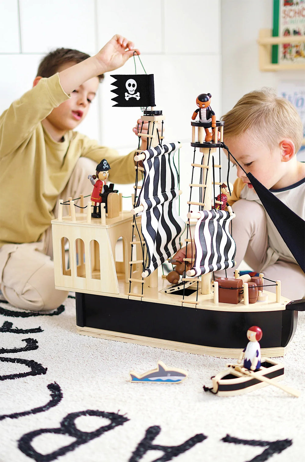 Piratskib Træ – Champion – small foot