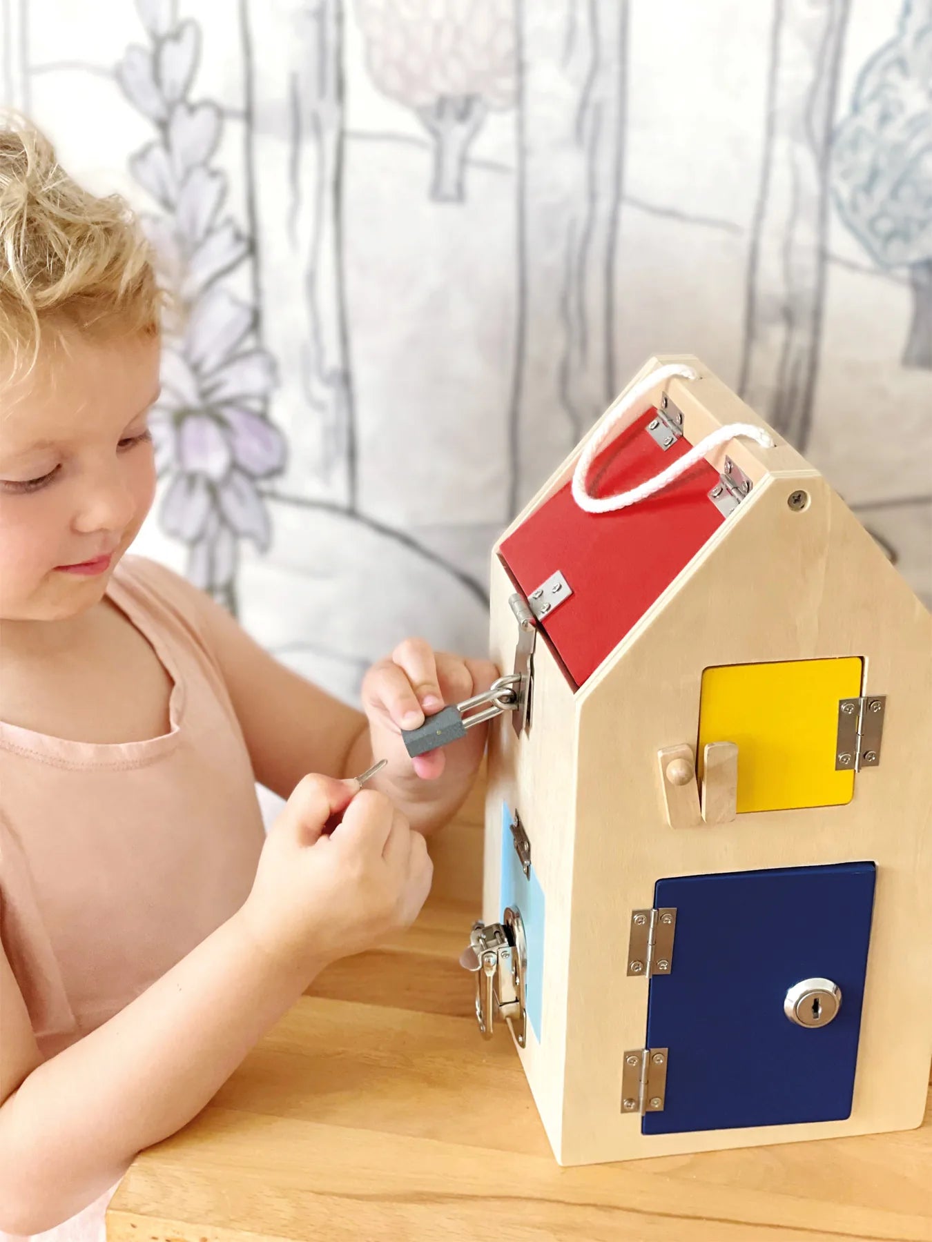 small foot Hus med låse