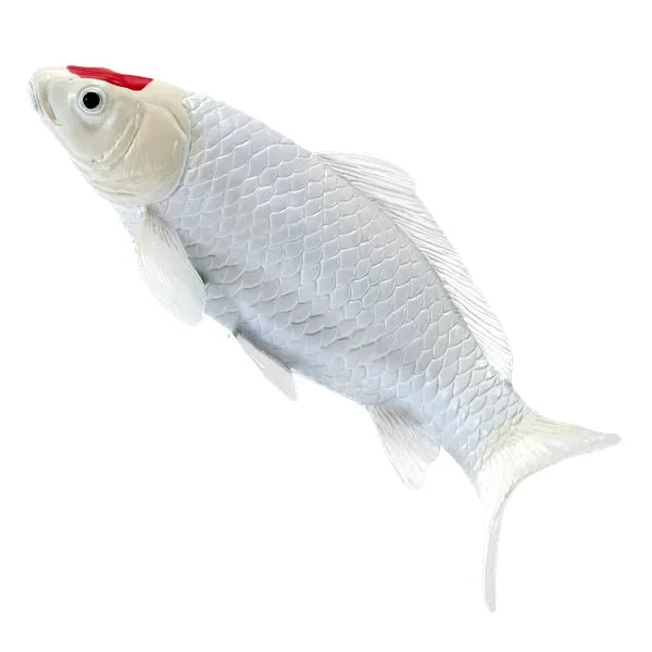 Koi karpe figur – Rødplet, håndmalet plastik model, 12,6 cm – Mojo